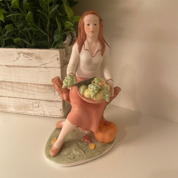 Vintage Laszlo Ispanky Figurine AUTUMN Lady Girl Four Seasons Porcelain Fairy - Picture 2 of 9